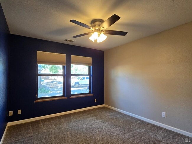 Building Photo - 6491 Pleasants Valley Rd