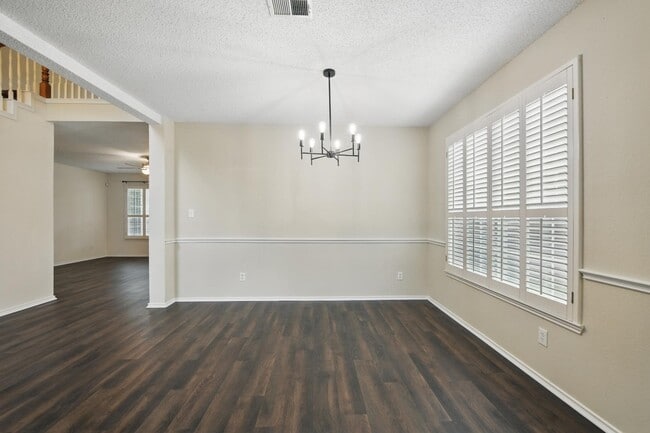 Building Photo - 2521 Timber Ridge Ln