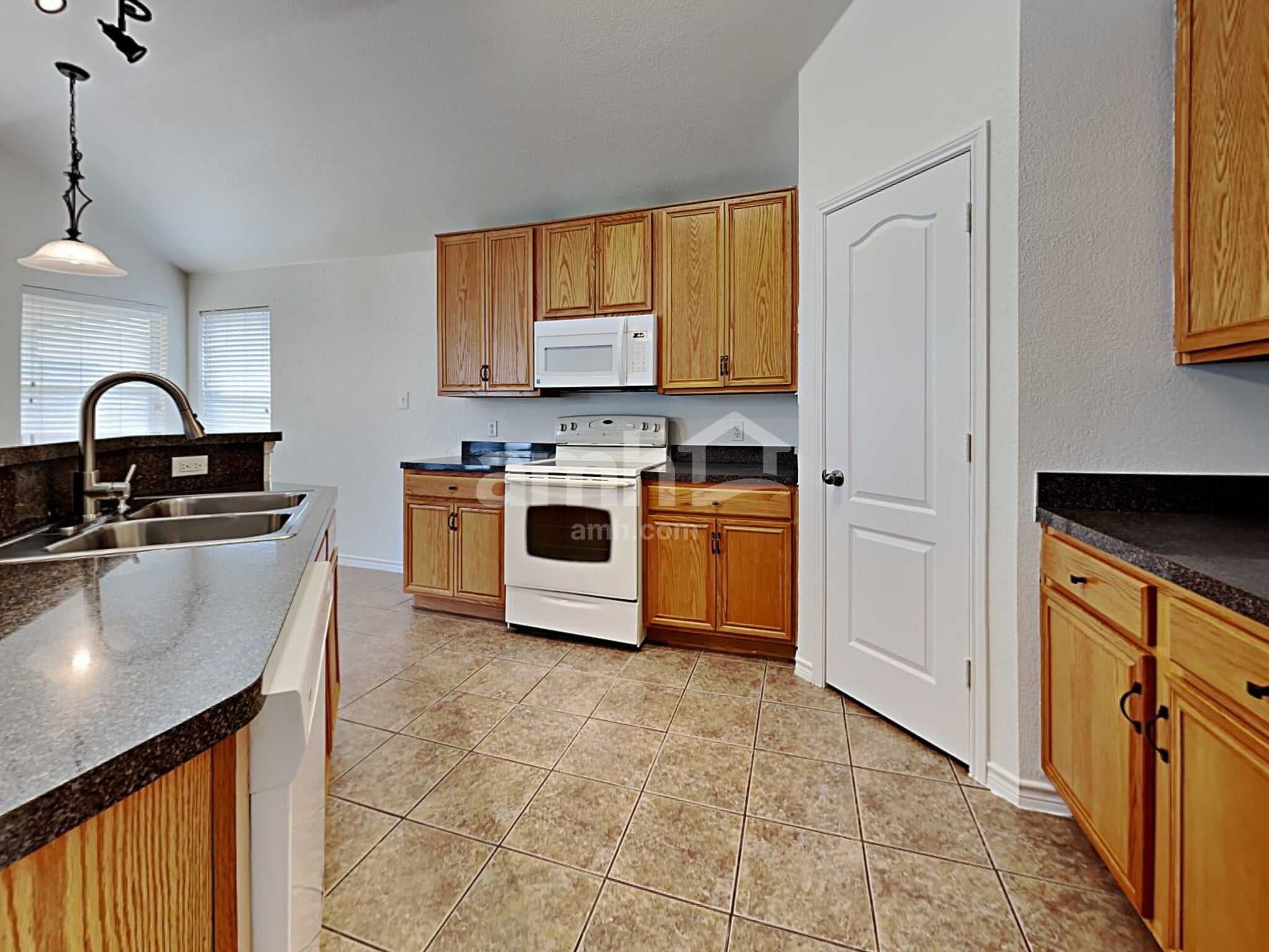 Building Photo - 3540 Desert Mesa Rd