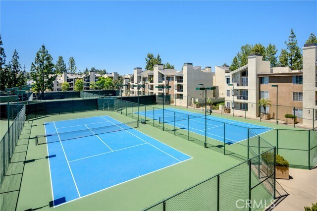Building Photo - 5565 Canoga Ave