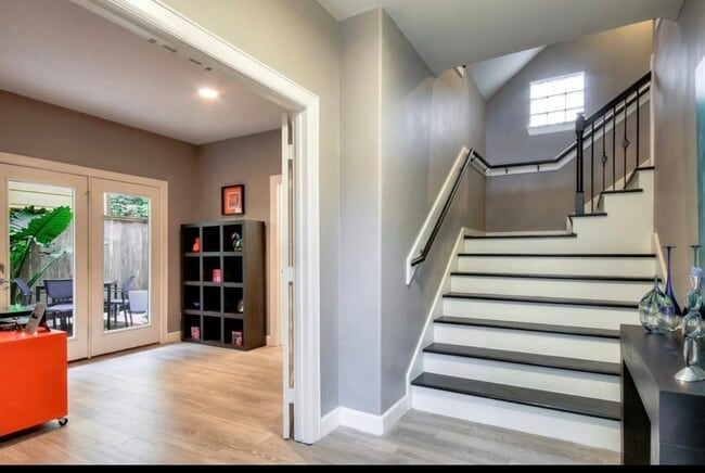 Building Photo - 5408 Rose St