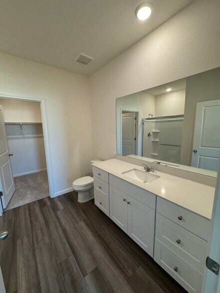 Building Photo - 207 Fox Hvn Rd