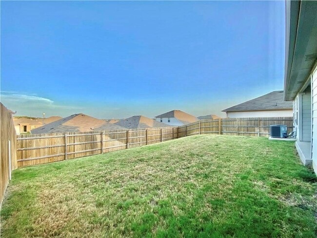 Building Photo - 5905 Ronee Leah Dr