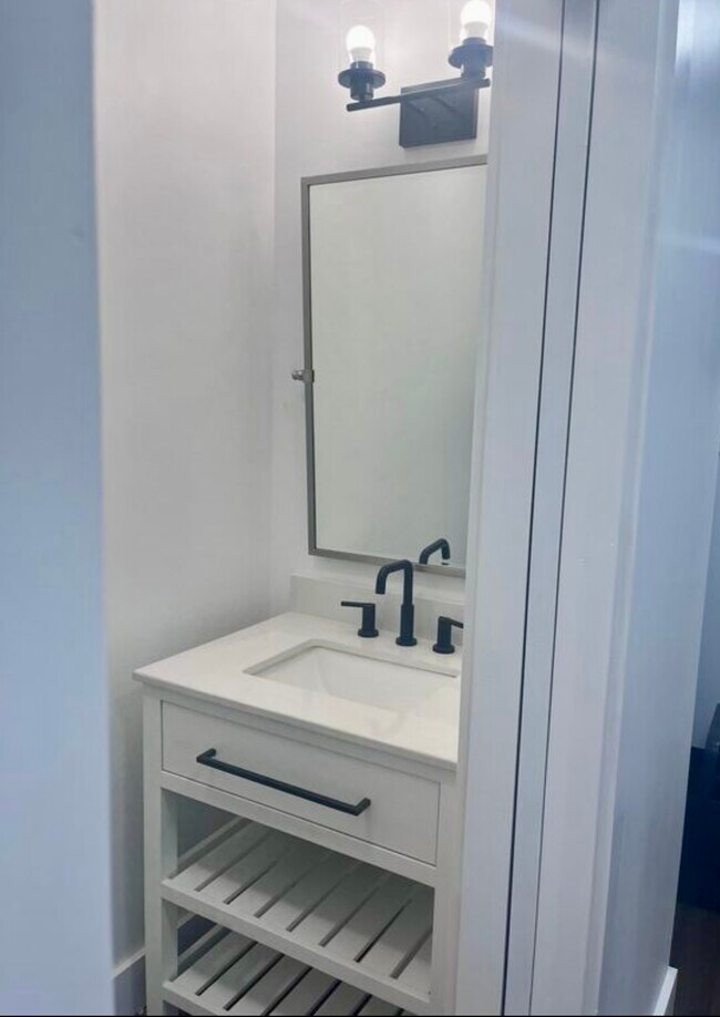 Building Photo - 57 Central St