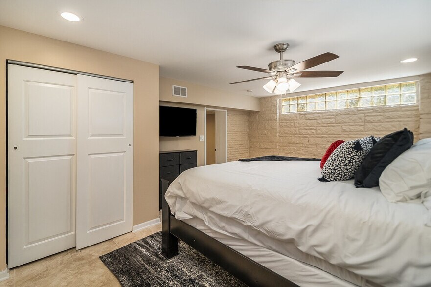 Building Photo - 16 W Edward St