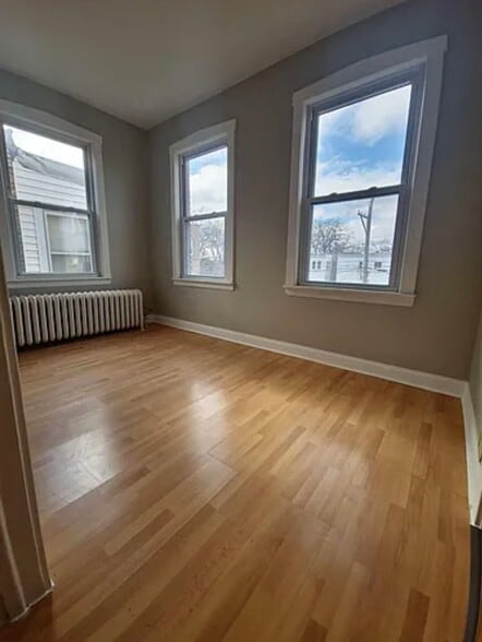Sun room - 2238 Ridgeland Ave