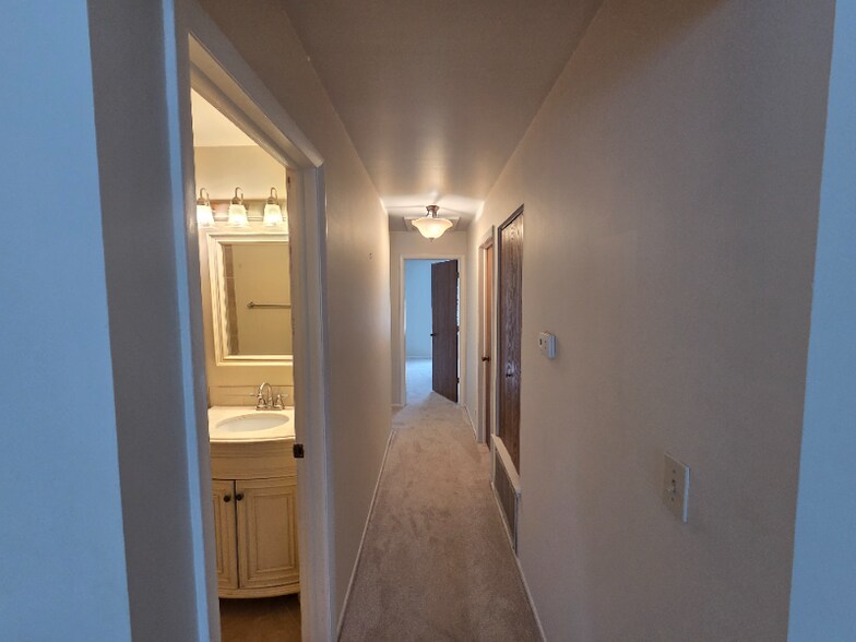 Building Photo - 603 Stone Cir Ct