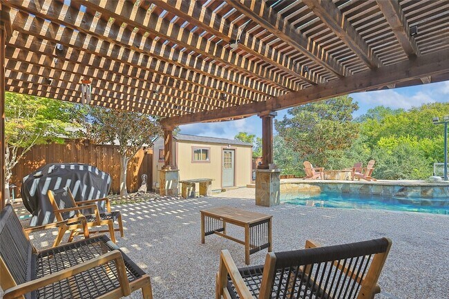 Building Photo - 1088 Pondview Dr