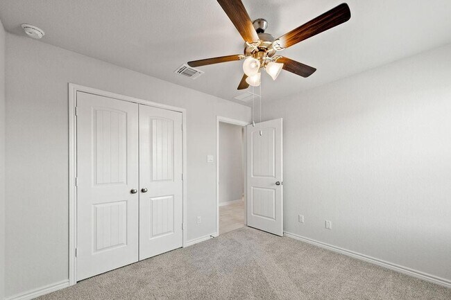 Building Photo - 213 Gauge Rd