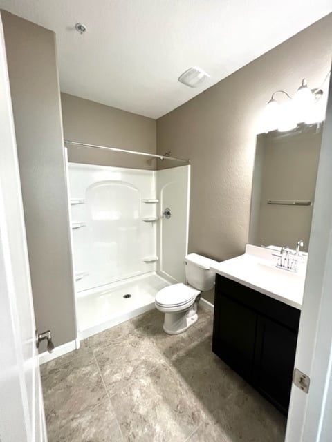 ensuite bath - 1255 N Arizona Ave
