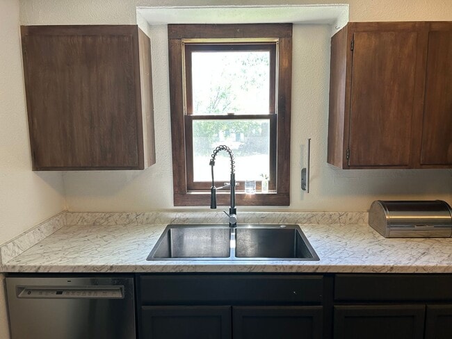 Building Photo - Spacious 3-Bedroom Home for Rent in Evergr...