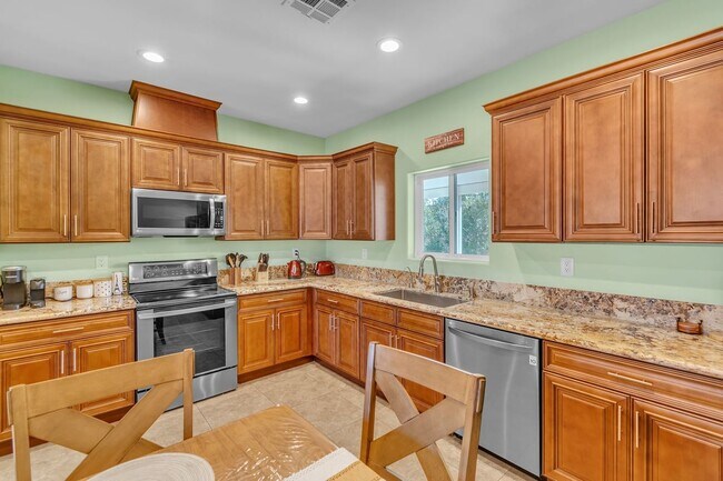 Building Photo - 4615 E St Louis Ave