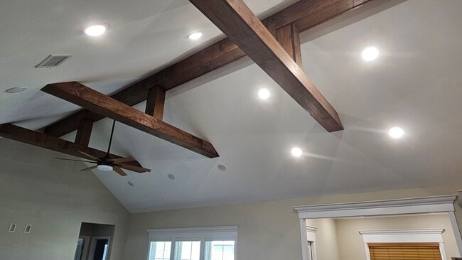 Building Photo - Knights Landing four bedroom home