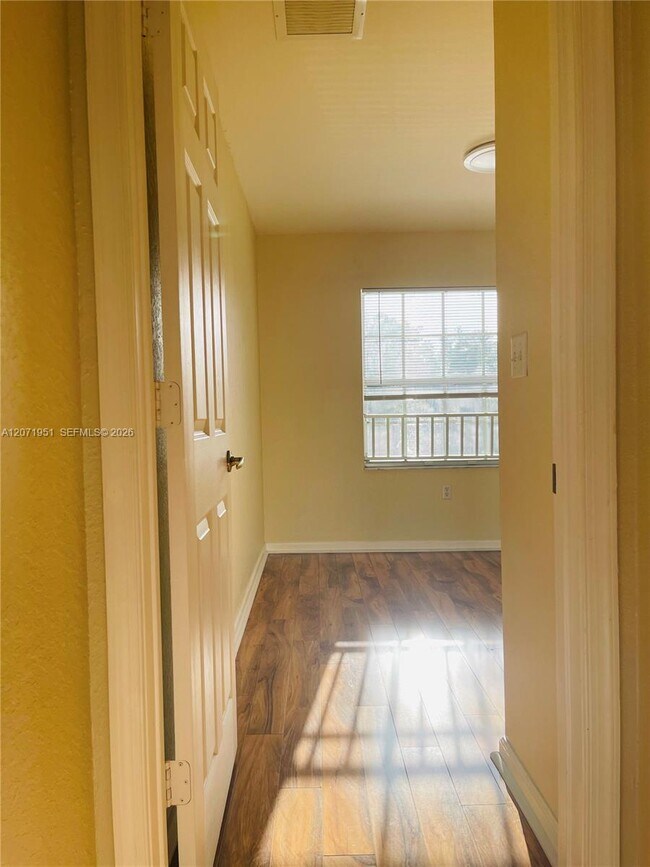 Building Photo - 6364 Landings Way