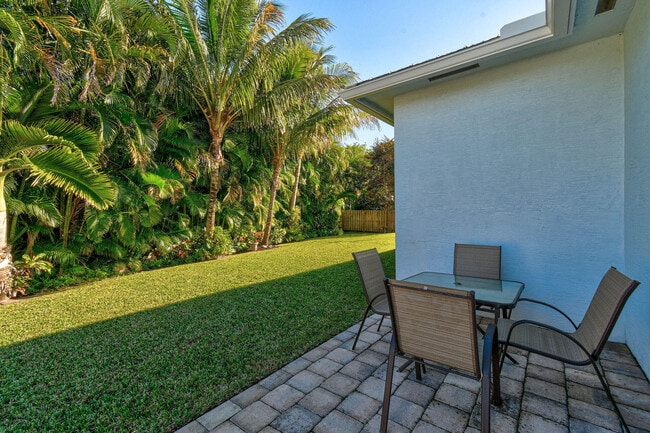 Building Photo - 2532 SE Jason Pl