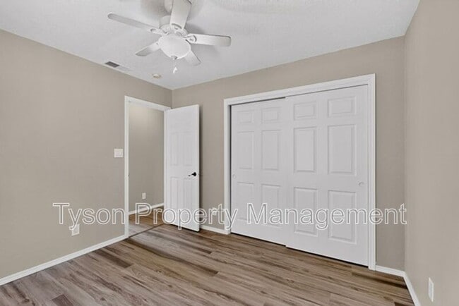 Building Photo - 1409 Stoneway Dr NW
