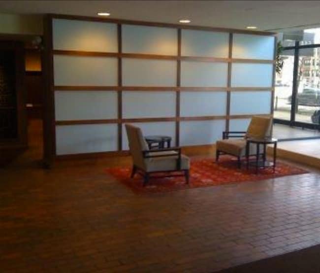 Building Photo - 5445 N Sheridan Rd