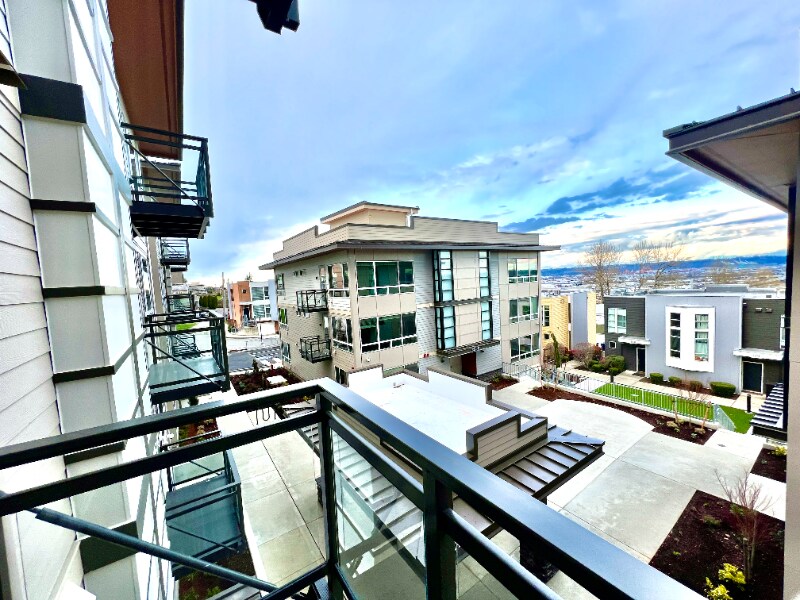 Building Photo - 2330 Yakima Ct