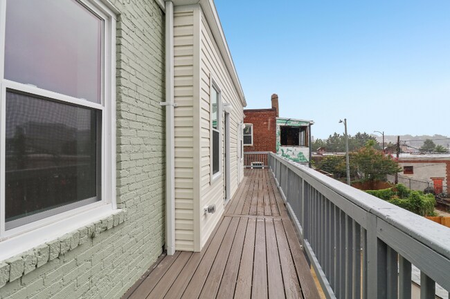 Building Photo - 303 Seaton Pl NE