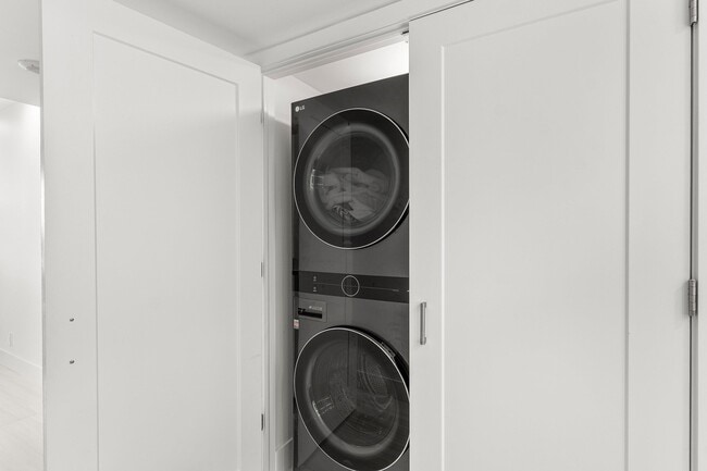 Building Photo - 4748 S Ocean Blvd