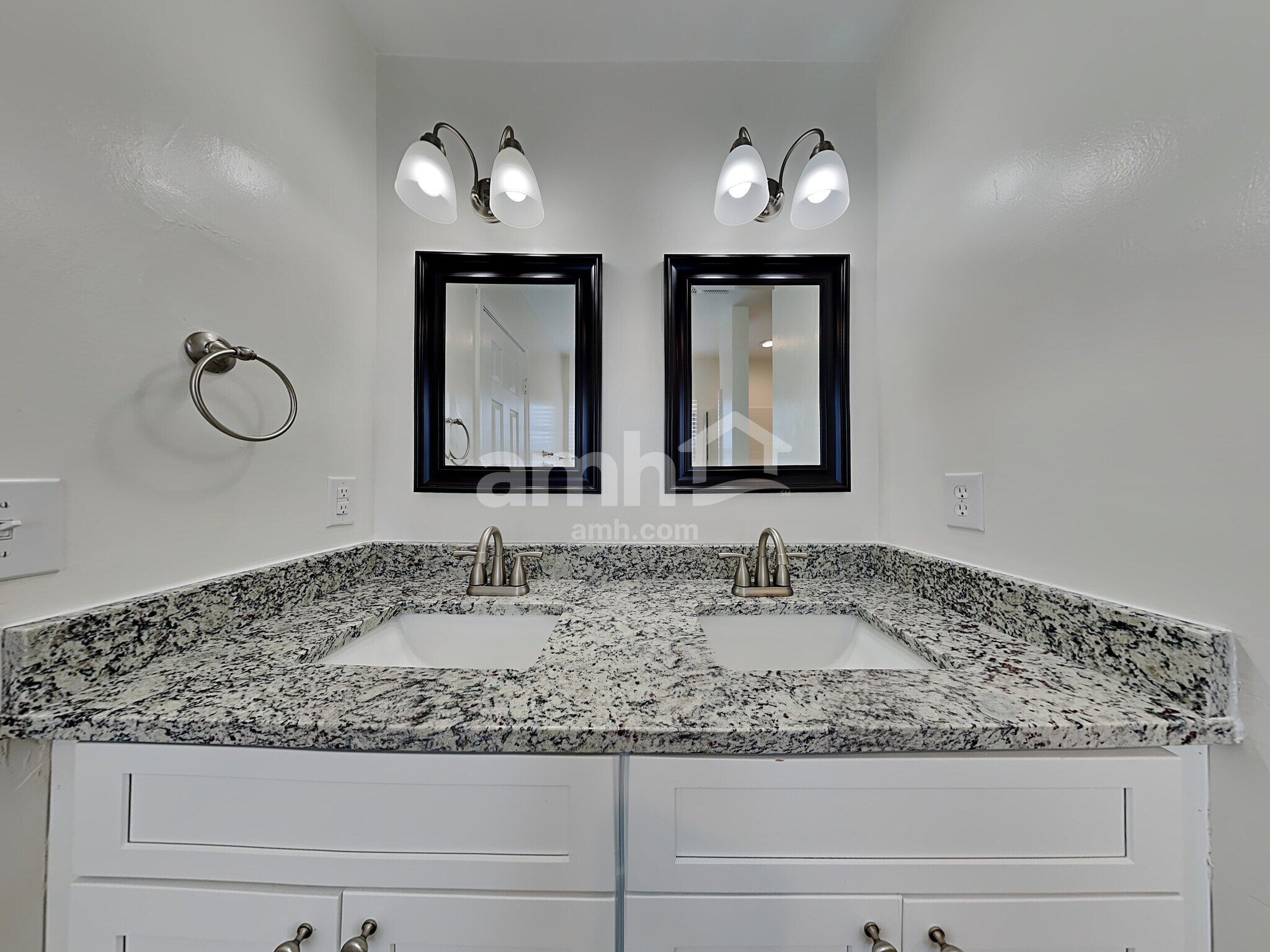 Building Photo - 3801 Cranwell Ct