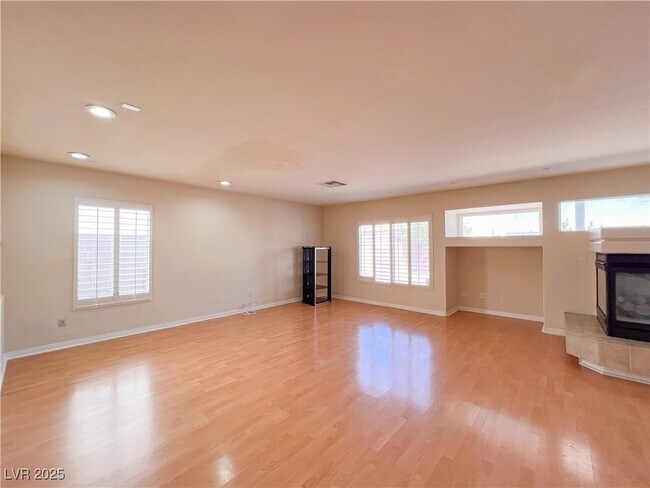 Building Photo - 6586 Shadow Cove Ave