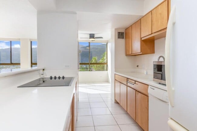 Building Photo - 6770 Hawaii Kai Dr