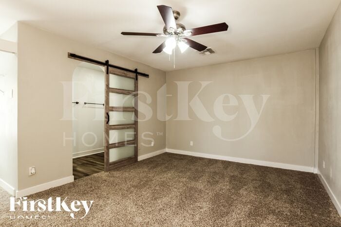 Building Photo - 8038 W Windrose Dr