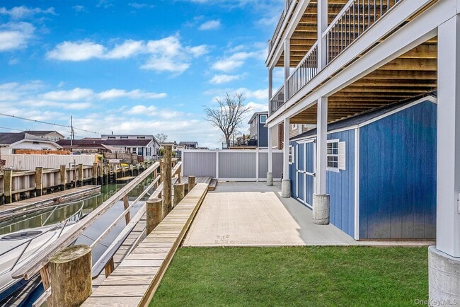 Building Photo - 449 Nassau Ave