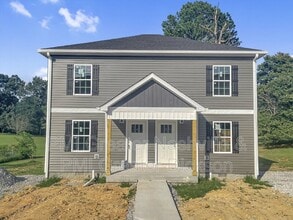 Building Photo - 826 Old Charlotte Rd