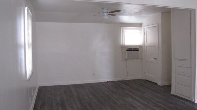 Building Photo - 105 Brighton Way