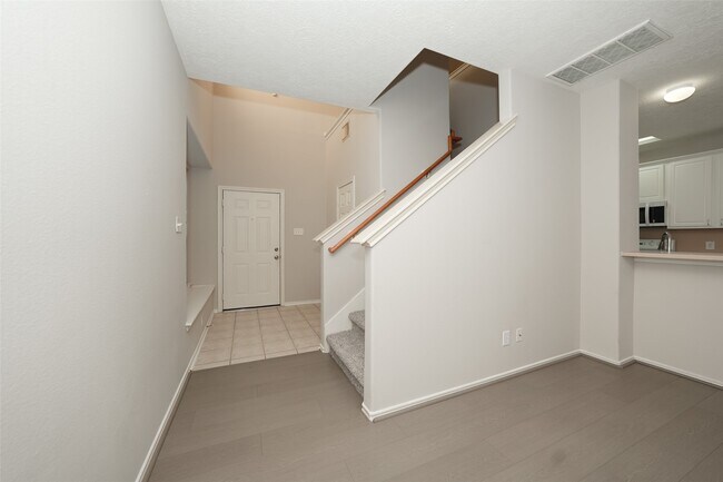 Building Photo - 14310 Mirkwood Ln