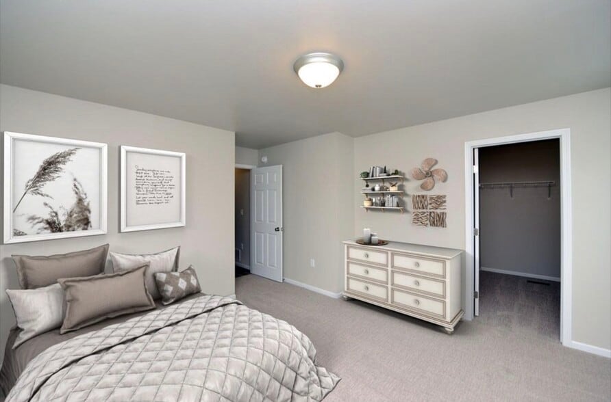 Building Photo - 705 10th Ave N