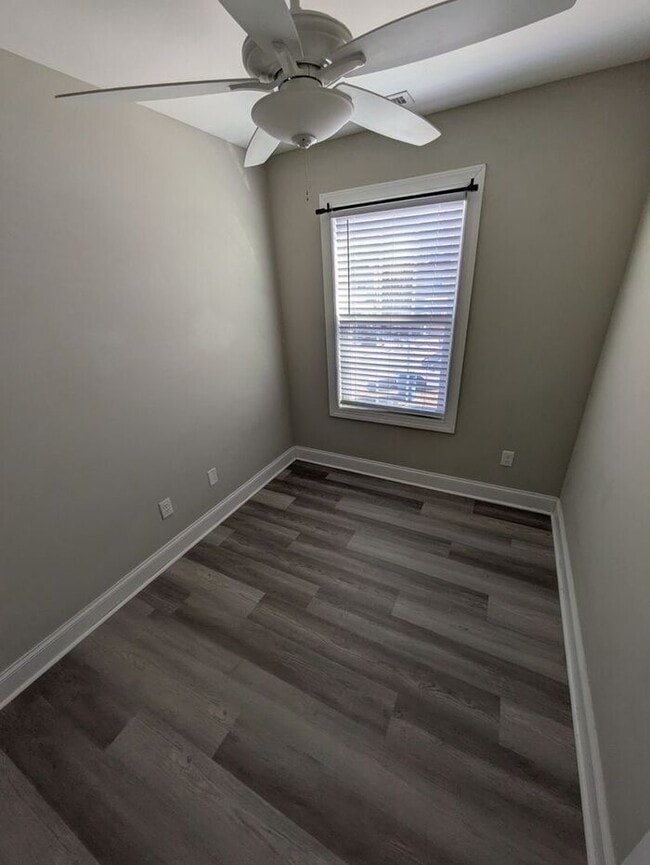 Building Photo - Charming Single Family 3BD/1.5BA Home in Hickory!