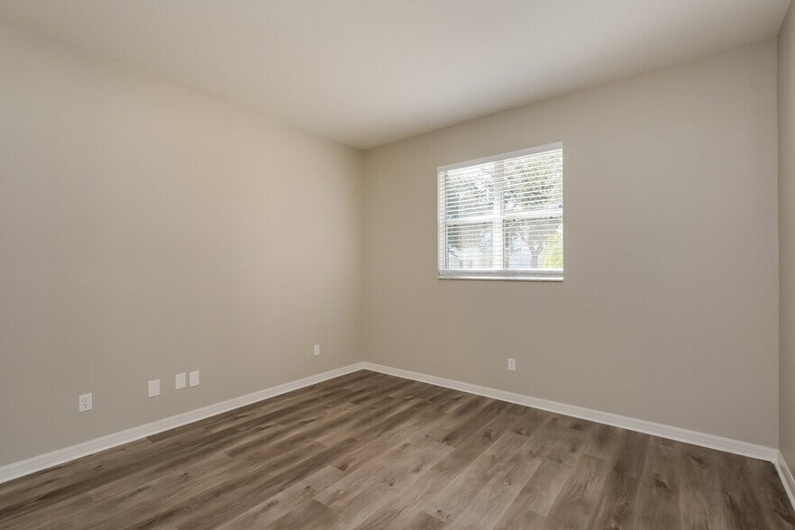 Building Photo - 11171 Golden Silence Dr