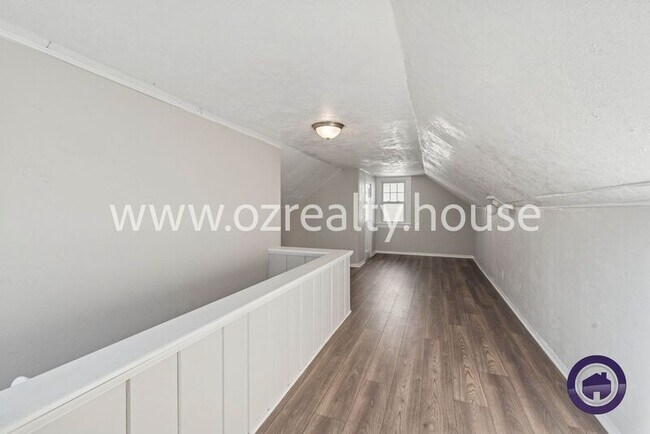 Building Photo - 2022 Balkan Pl