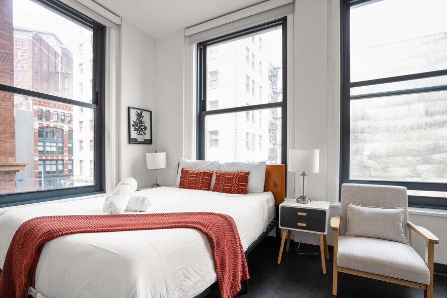 Building Photo - 209 9th St