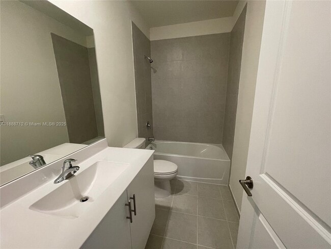 Building Photo - 3322 W 114th Terrace