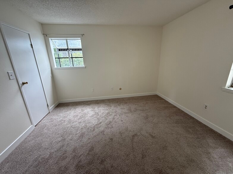 Building Photo - 1766 S Pitkin Cir