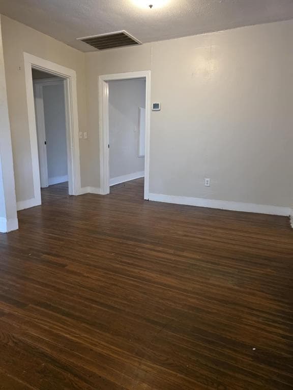 Building Photo - 6109 Saxon Dr