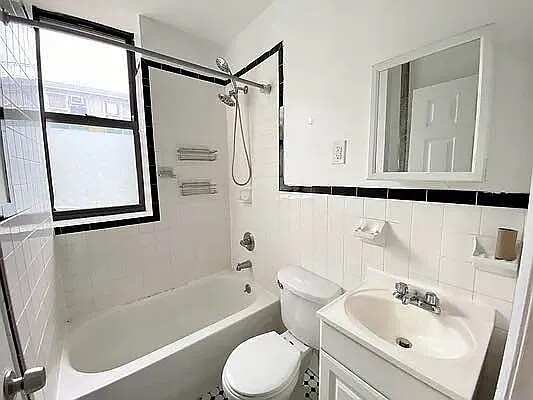 Building Photo - 301 W 141st St