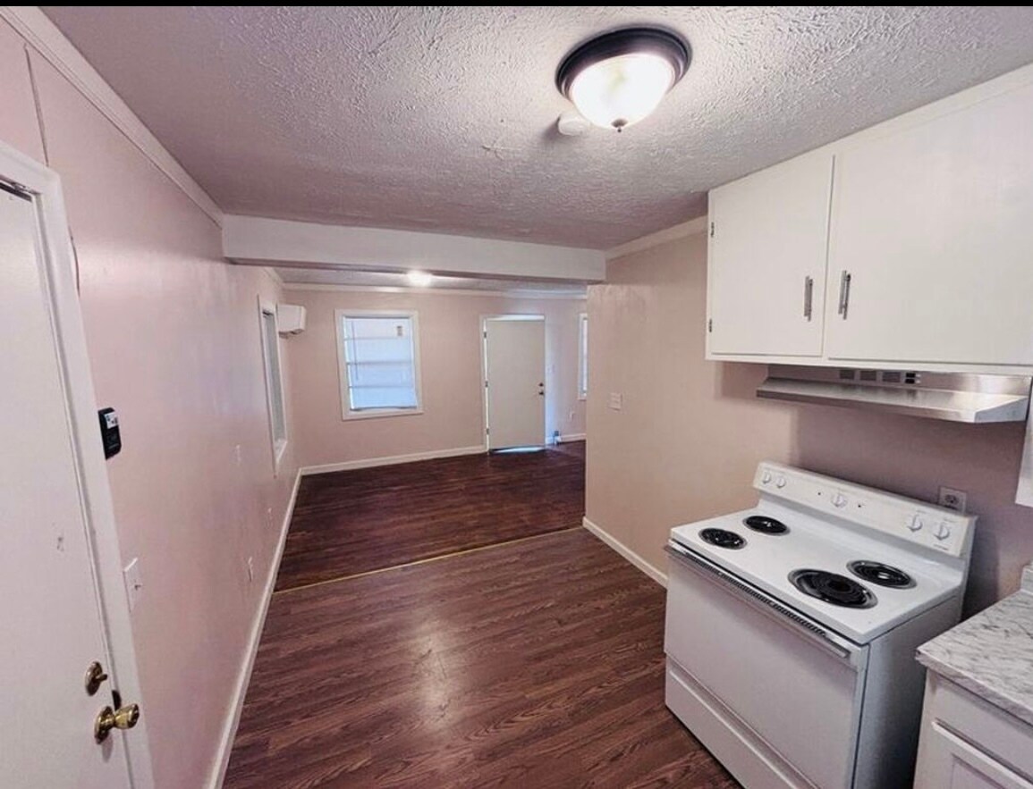 Building Photo - 5082 Lurline Dr