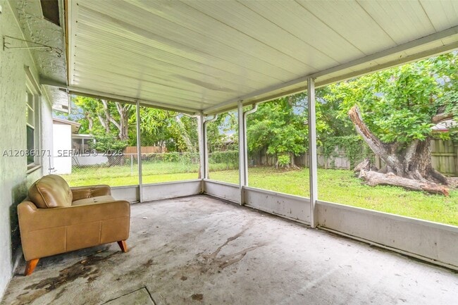 Building Photo - 608 SW 76th Terrace