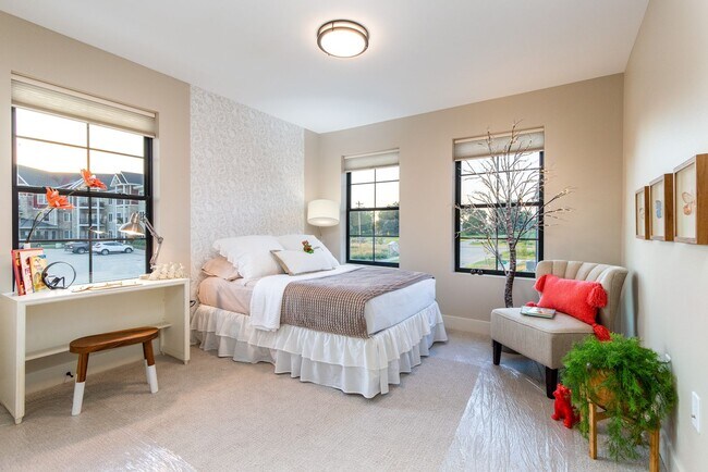 Building Photo - 2105 Aikman Dr