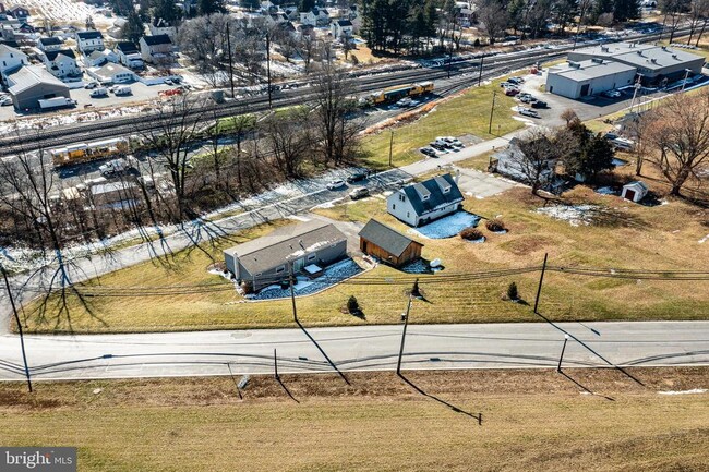 Building Photo - 401 Rosemont Ave