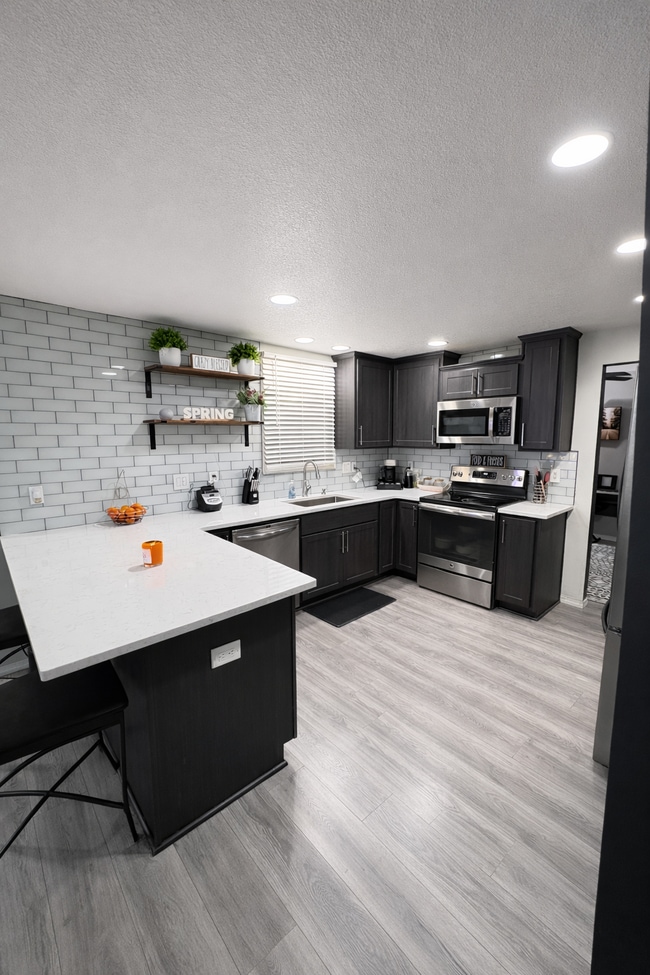 Building Photo - 19315 SW Oak St