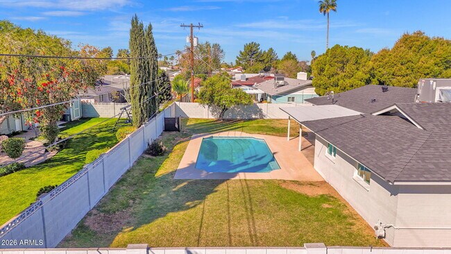 Building Photo - 501 W Seldon Ln