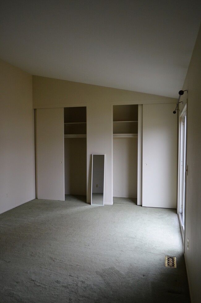 Building Photo - 37617 Charter Oaks Blvd