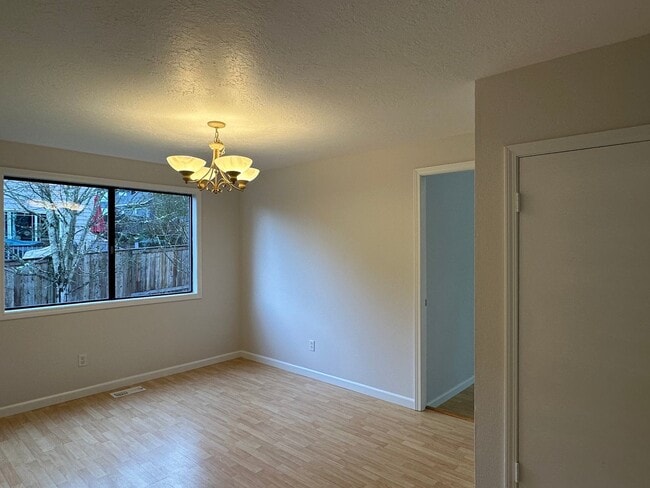 Building Photo - Beautiful 4BD Home | Fireplace, Fenced Backyard, Deck, Garage & A/C