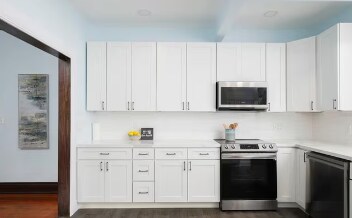 Building Photo - 735 E University Ave